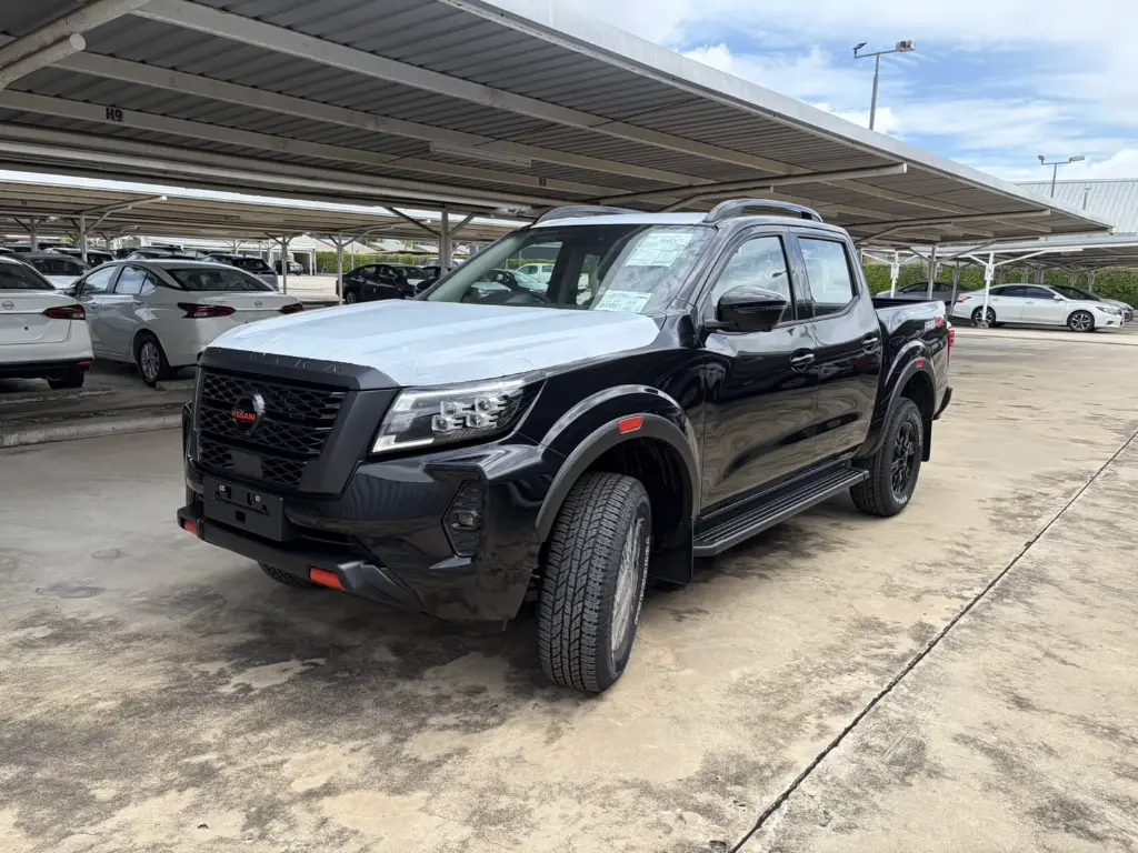NISSAN NAVARA thumbnail 2