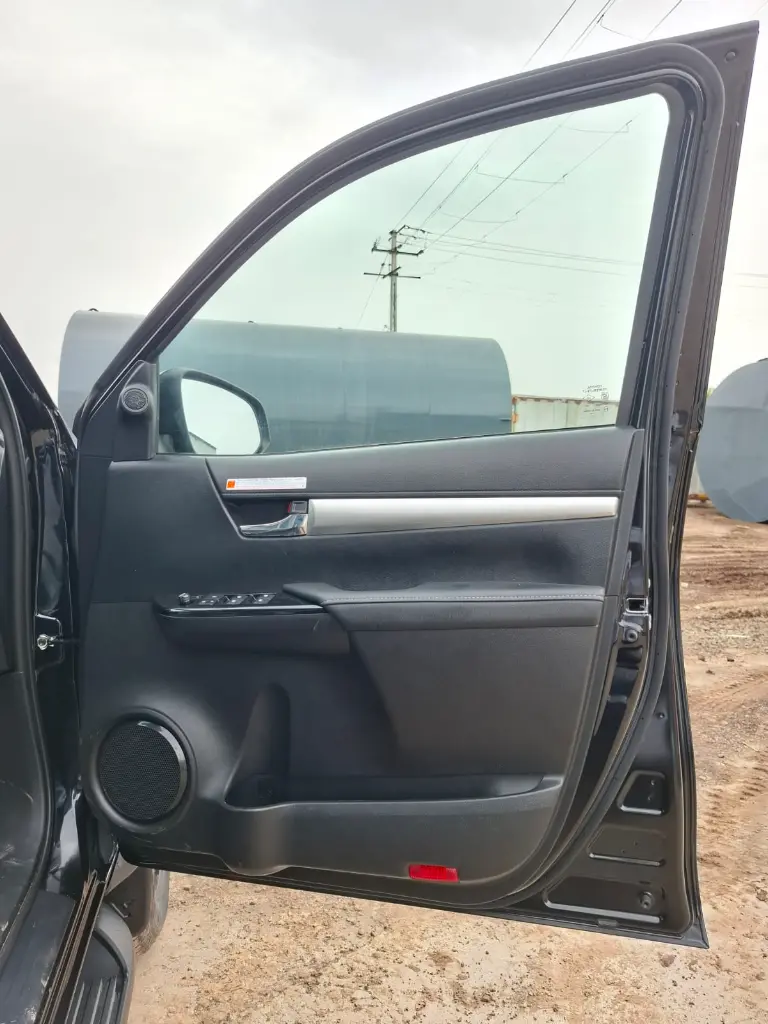 TOYOTA HILUX thumbnail 14