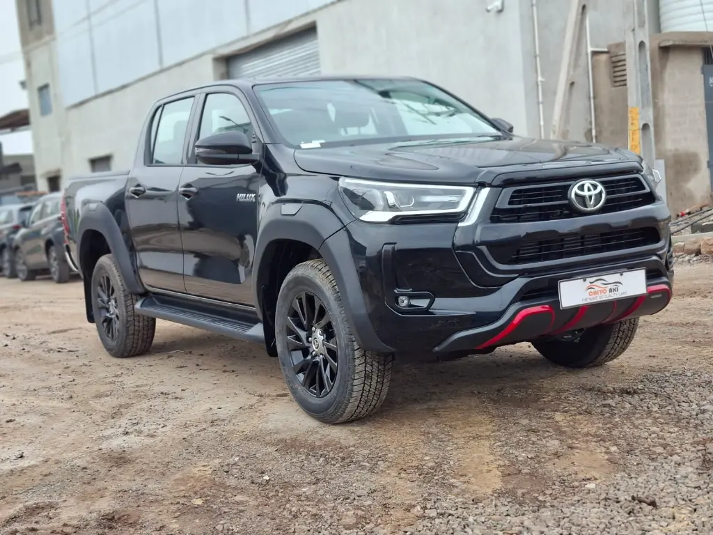 TOYOTA HILUX thumbnail 3