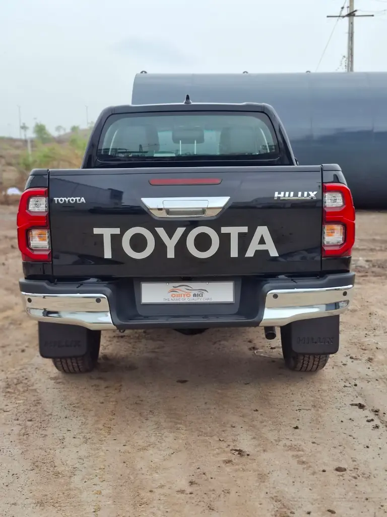 TOYOTA HILUX thumbnail 6