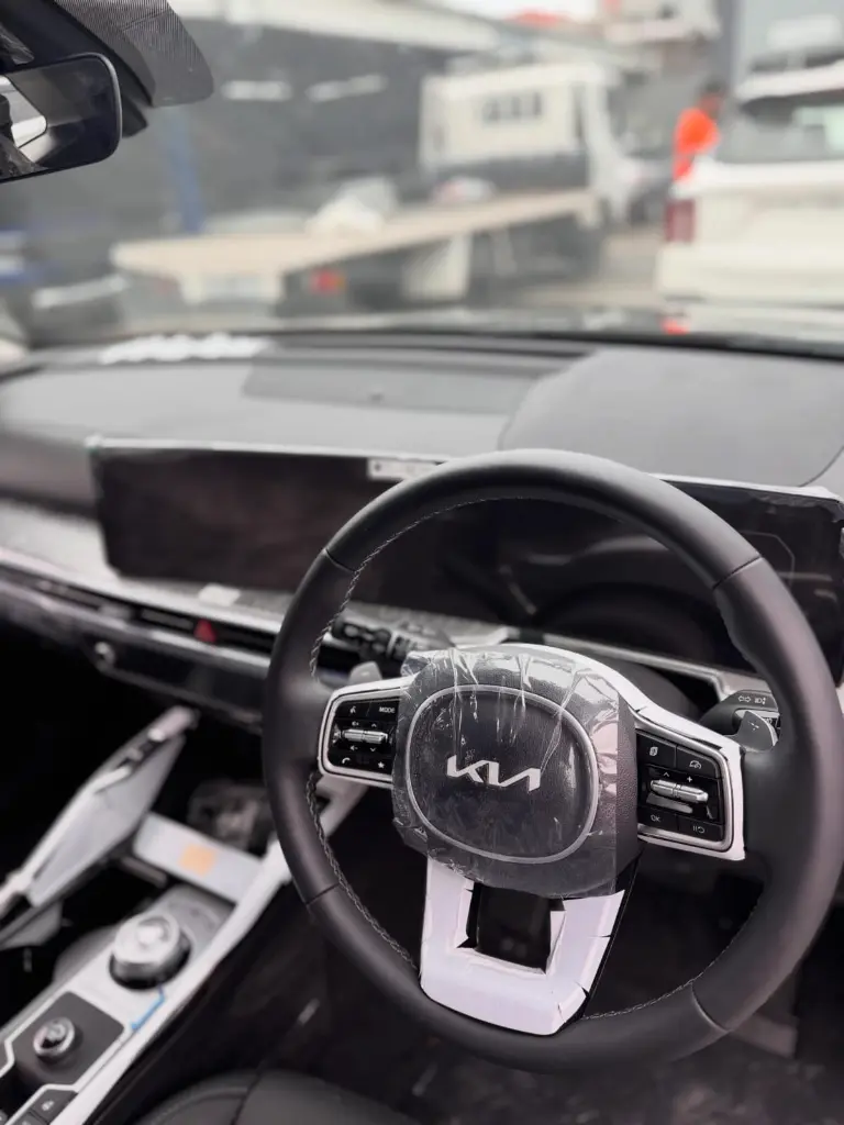 KIA SORENTO thumbnail 7