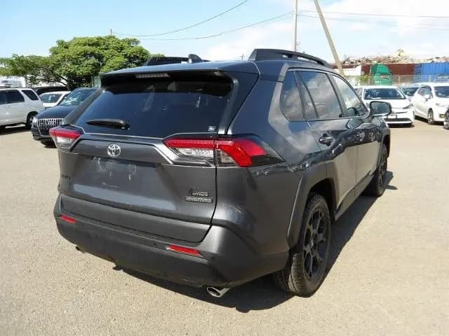 TOYOTA RAV4 thumbnail 3