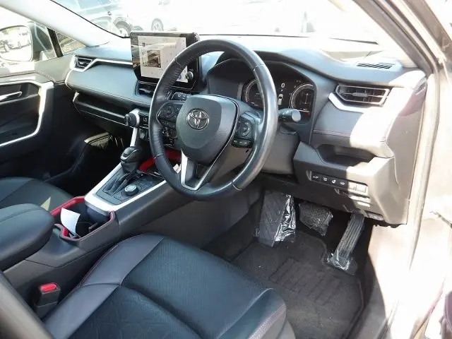 TOYOTA RAV4 thumbnail 4