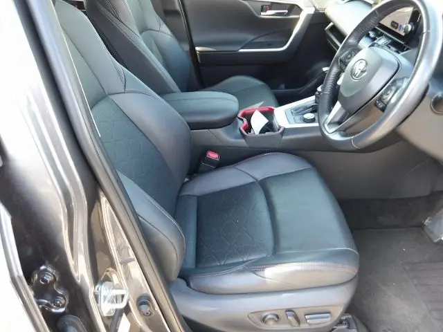 TOYOTA RAV4 thumbnail 7