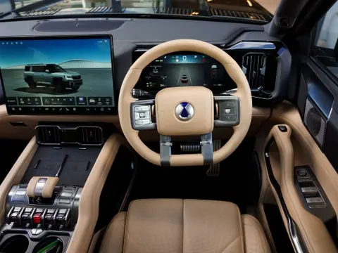 BYD DENZA B8 thumbnail 6