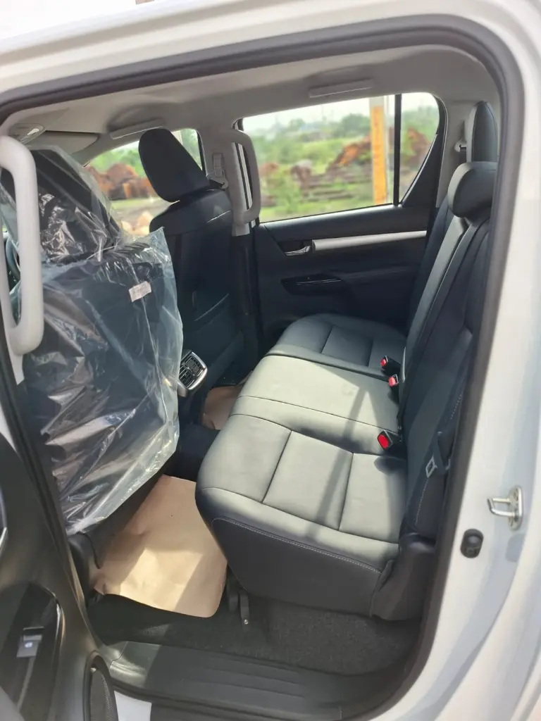 TOYOTA HILUX thumbnail 13