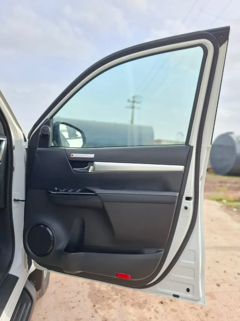 TOYOTA HILUX thumbnail 15