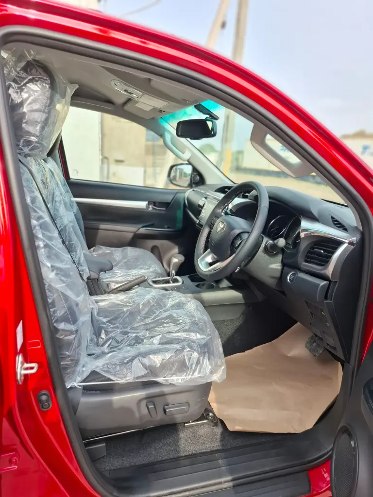 TOYOTA HILUX thumbnail 7