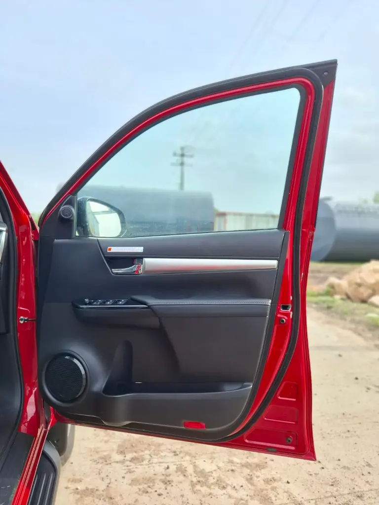 TOYOTA HILUX thumbnail 13