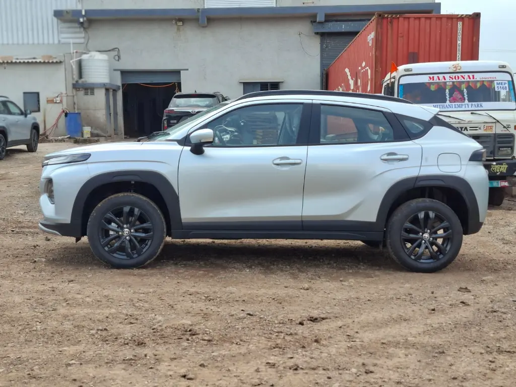 TOYOTA TAISOR thumbnail 4