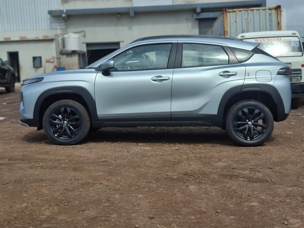 TOYOTA TAISOR thumbnail 3