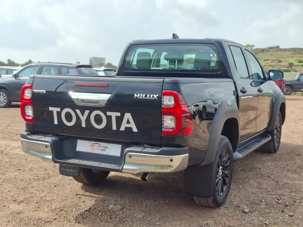 TOYOTA HILUX thumbnail 3