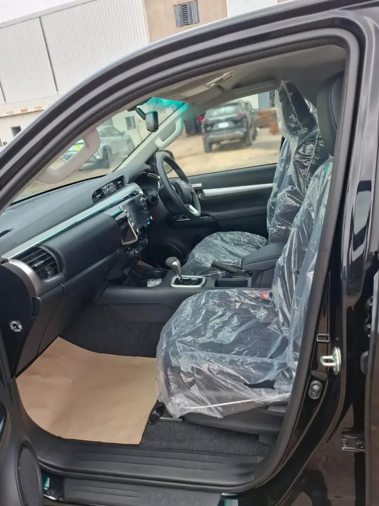 TOYOTA HILUX thumbnail 7