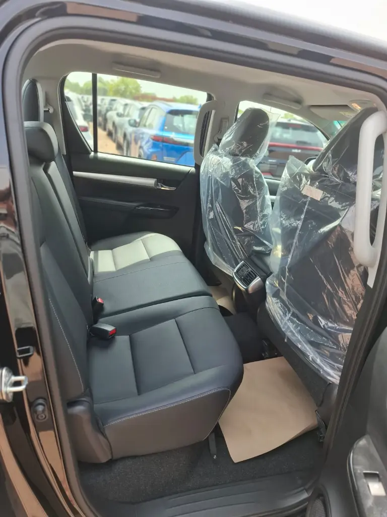TOYOTA HILUX thumbnail 5