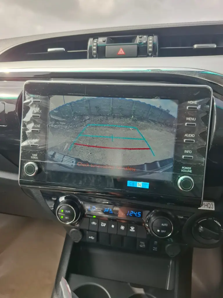 TOYOTA HILUX thumbnail 6
