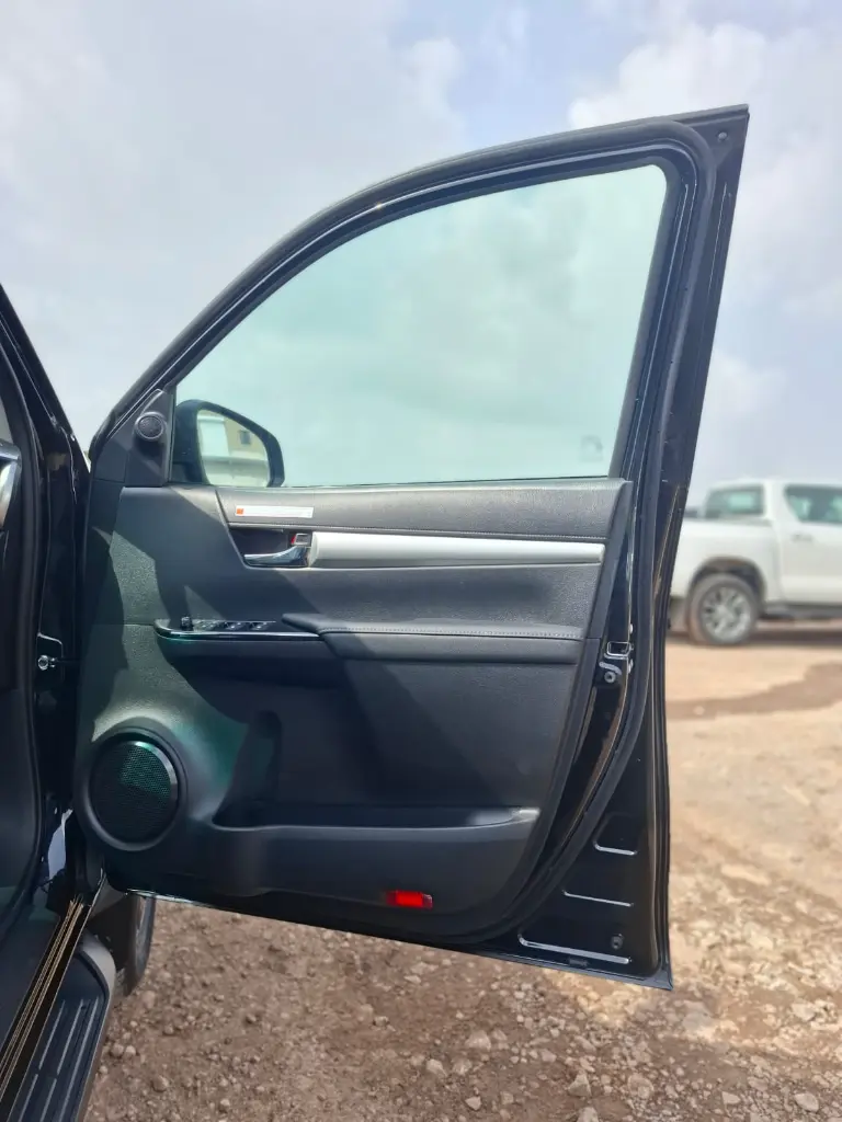 TOYOTA HILUX thumbnail 9