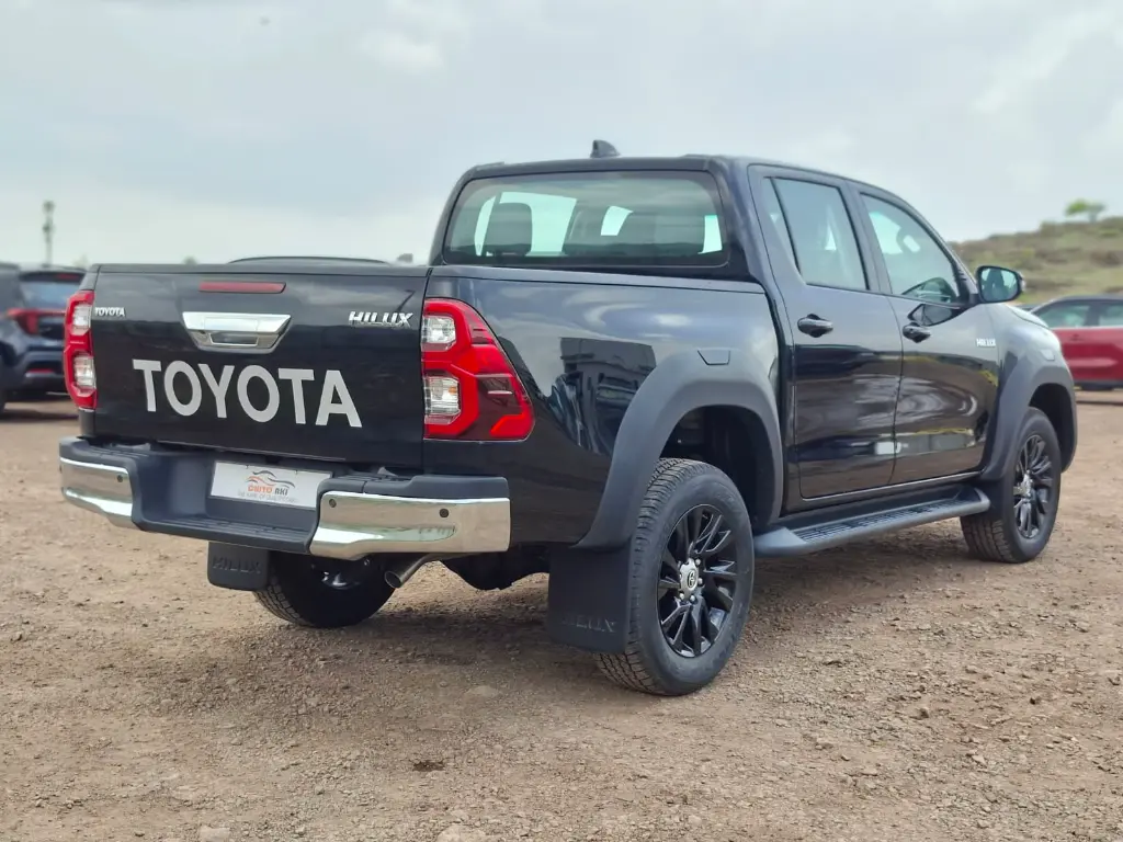TOYOTA HILUX thumbnail 2