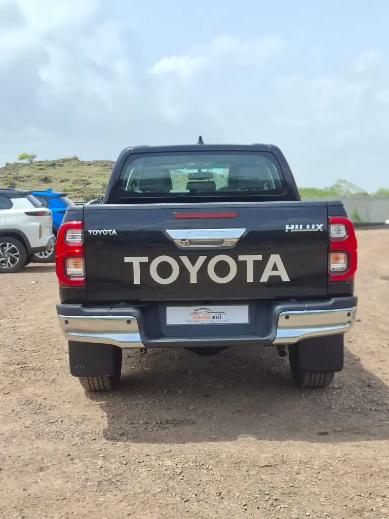 TOYOTA HILUX thumbnail 3