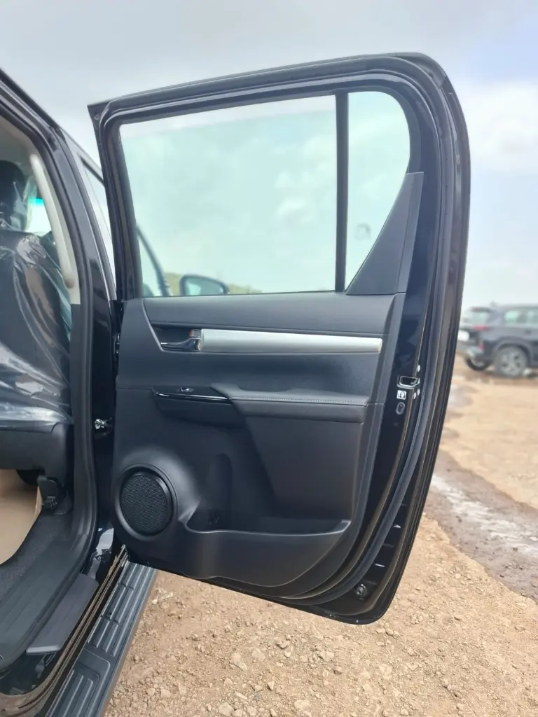 TOYOTA HILUX thumbnail 9