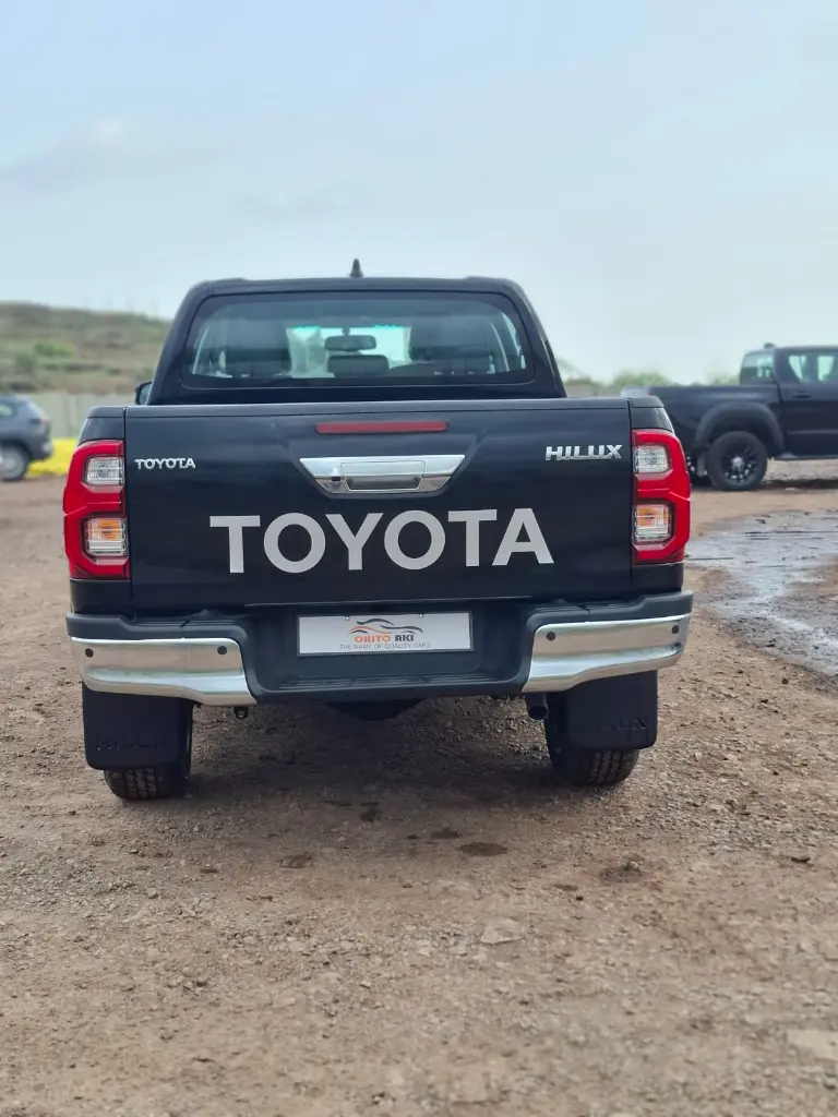 TOYOTA HILUX thumbnail 2