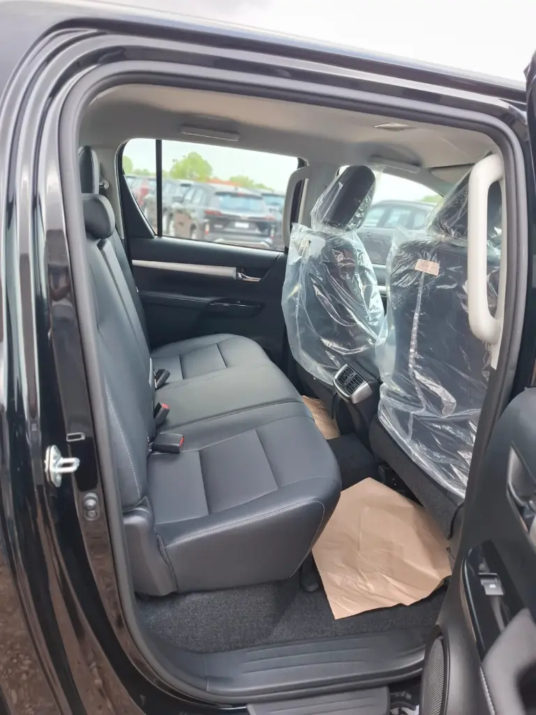 TOYOTA HILUX thumbnail 7