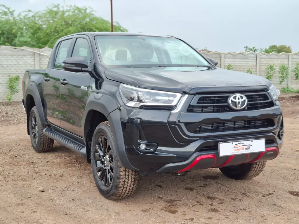 TOYOTA HILUX thumbnail 3
