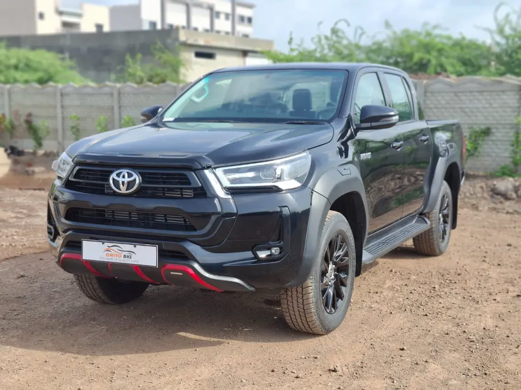 TOYOTA HILUX thumbnail 4