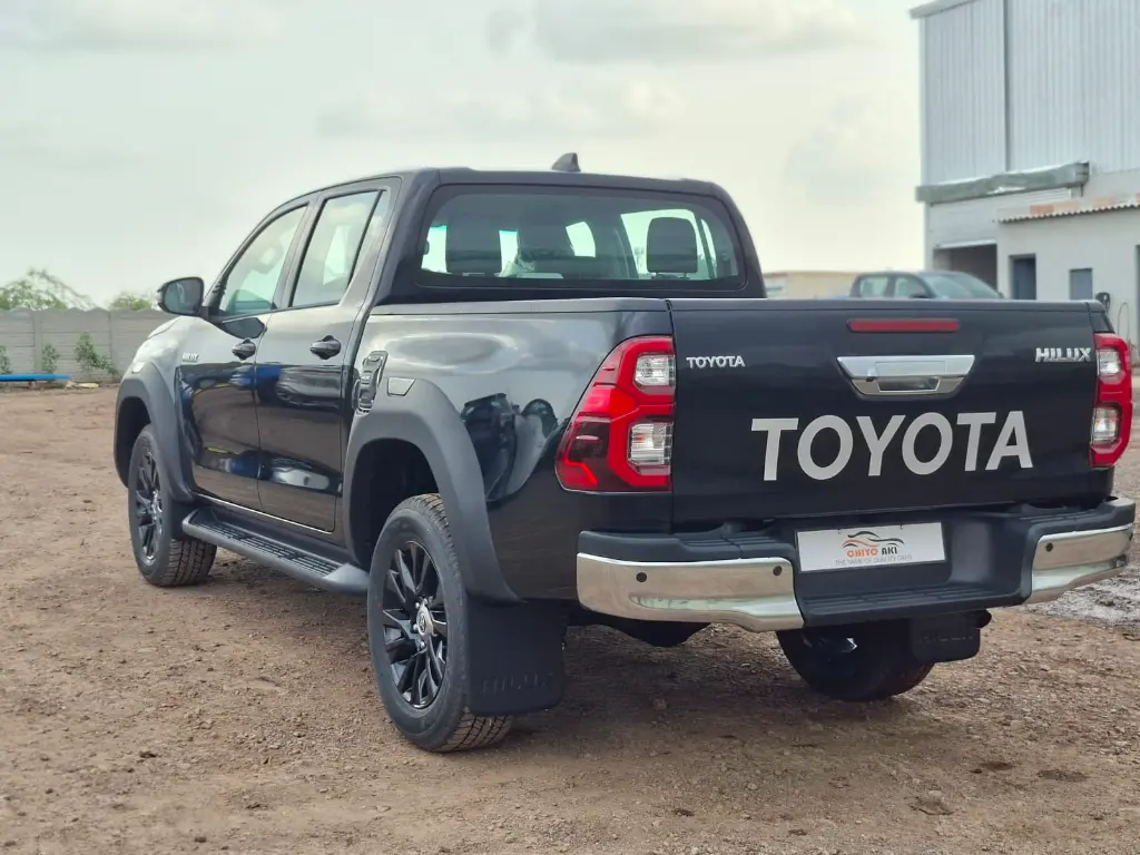 TOYOTA HILUX thumbnail 5