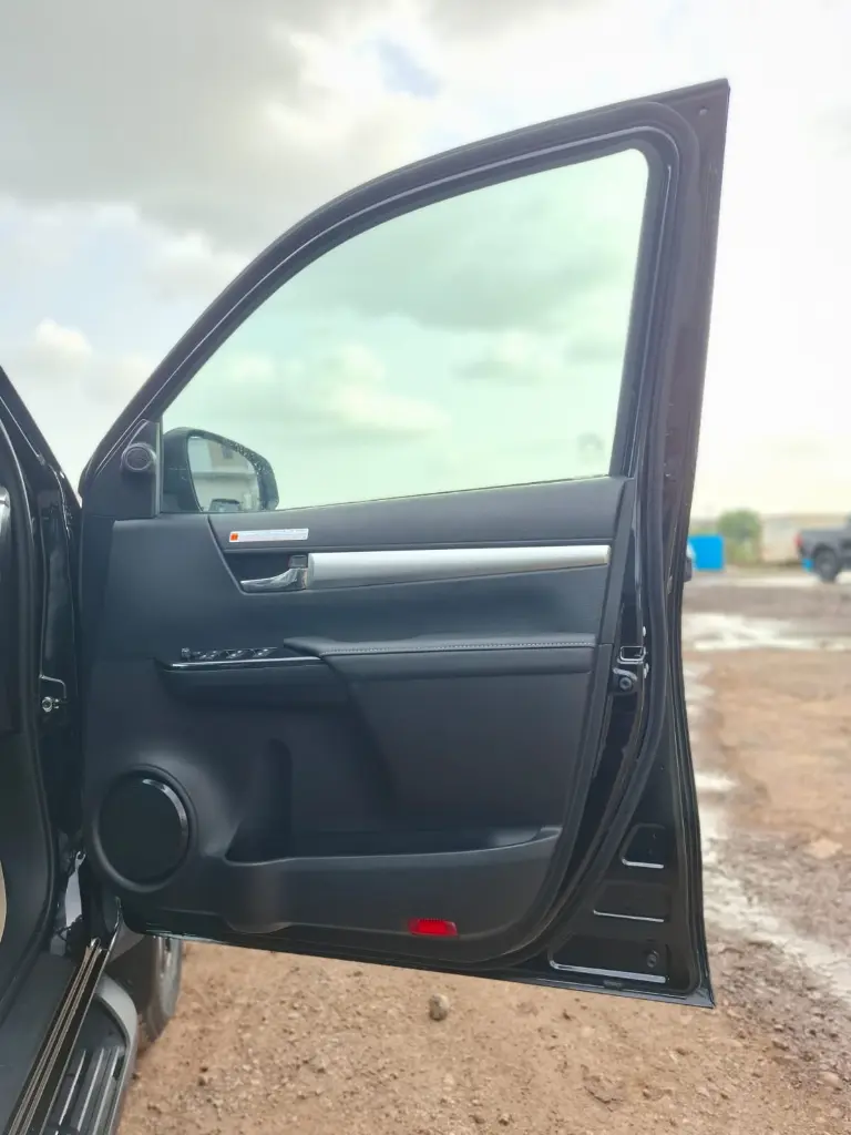 TOYOTA HILUX thumbnail 10