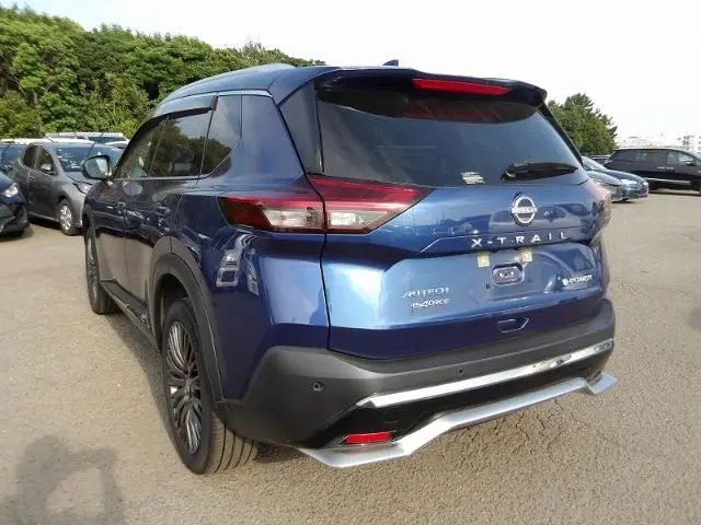 NISSAN X-TRAIL HYBRID thumbnail 5