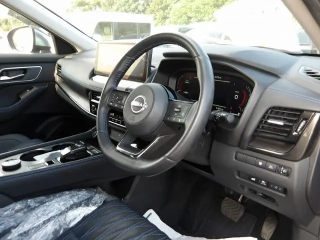 NISSAN X-TRAIL HYBRID thumbnail 8