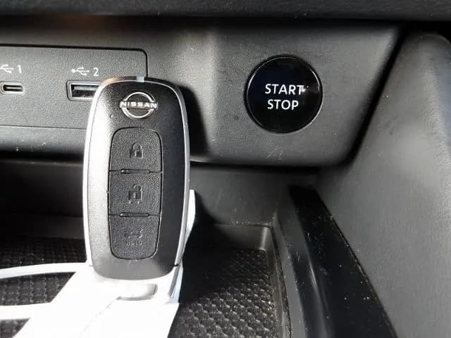NISSAN X-TRAIL HYBRID thumbnail 11