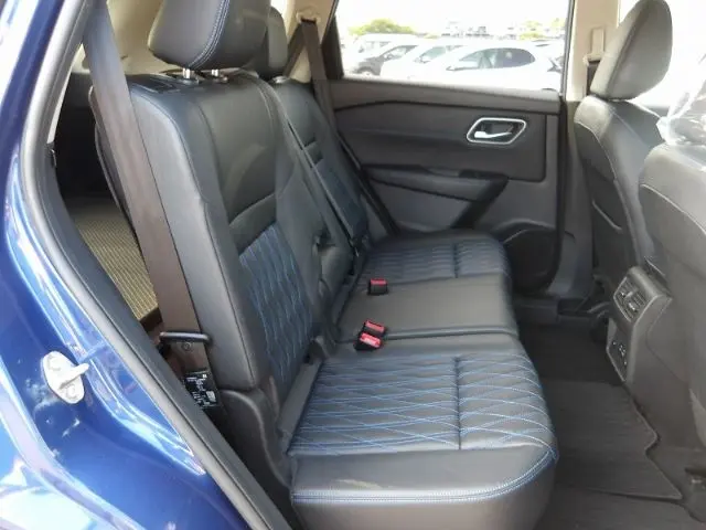 NISSAN X-TRAIL HYBRID thumbnail 12