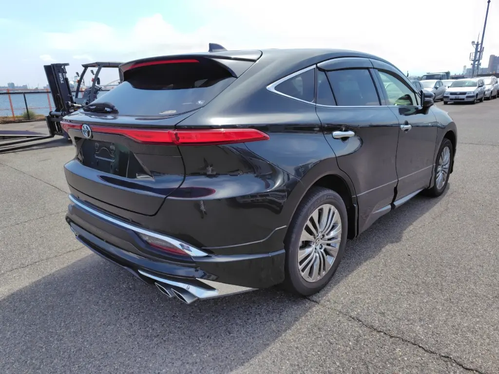 TOYOTA HARRIER thumbnail 3