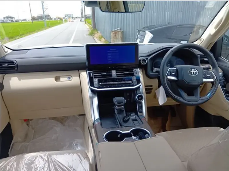 TOYOTA LAND CRUISER LC300 thumbnail 11