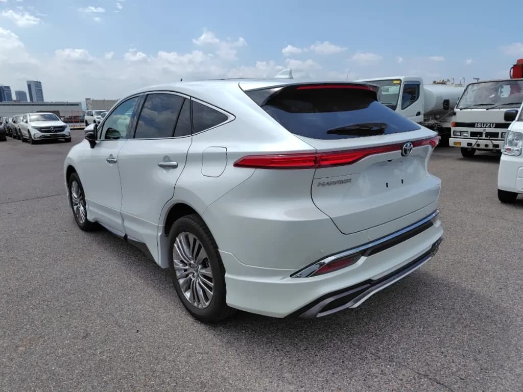 TOYOTA HARRIER thumbnail 3