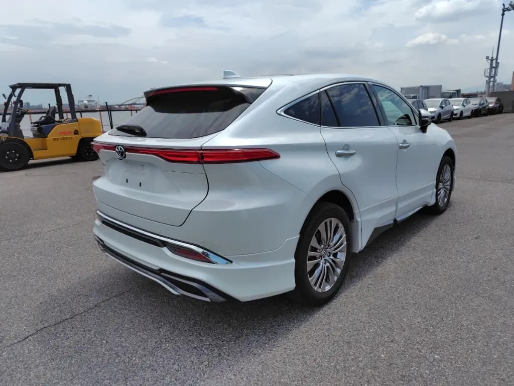 TOYOTA HARRIER thumbnail 4
