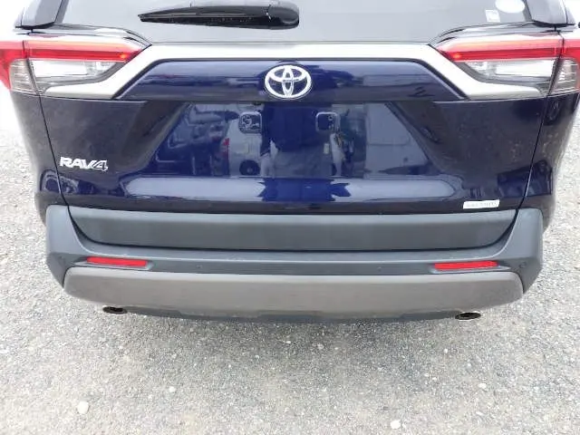 TOYOTA RAV4 thumbnail 6