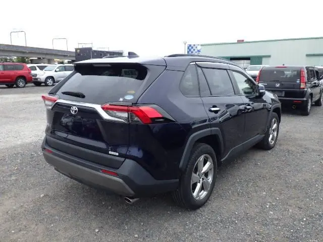 TOYOTA RAV4 thumbnail 4