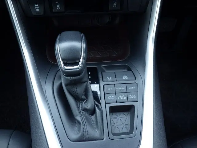 TOYOTA RAV4 thumbnail 10