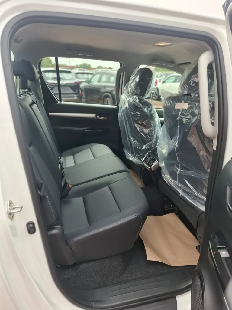 TOYOTA HILUX thumbnail 6