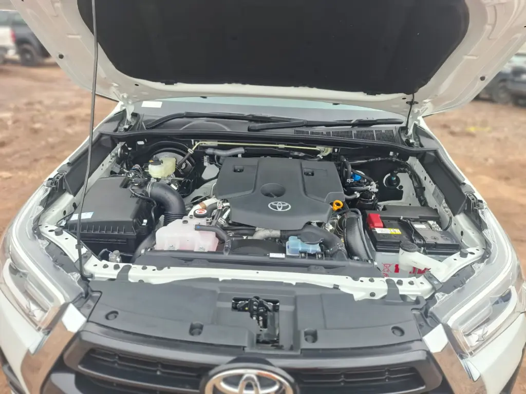 TOYOTA HILUX thumbnail 2