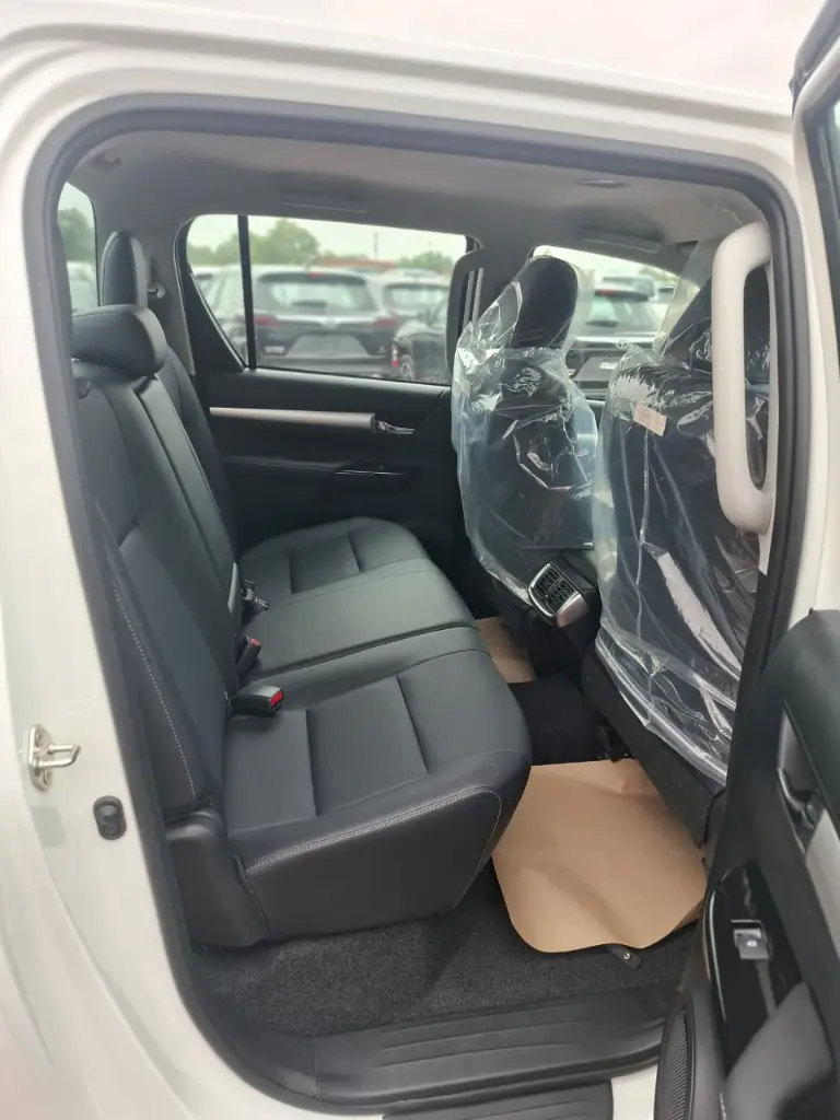TOYOTA HILUX thumbnail 8