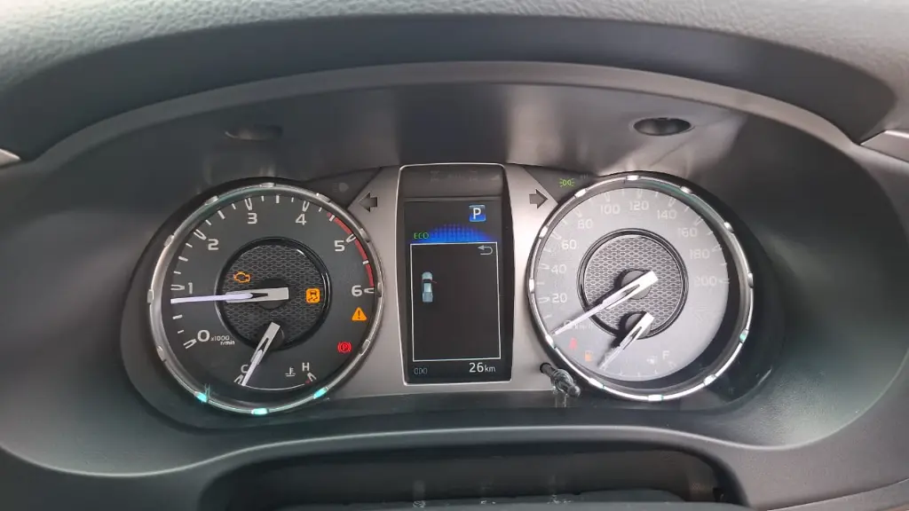 TOYOTA HILUX thumbnail 7