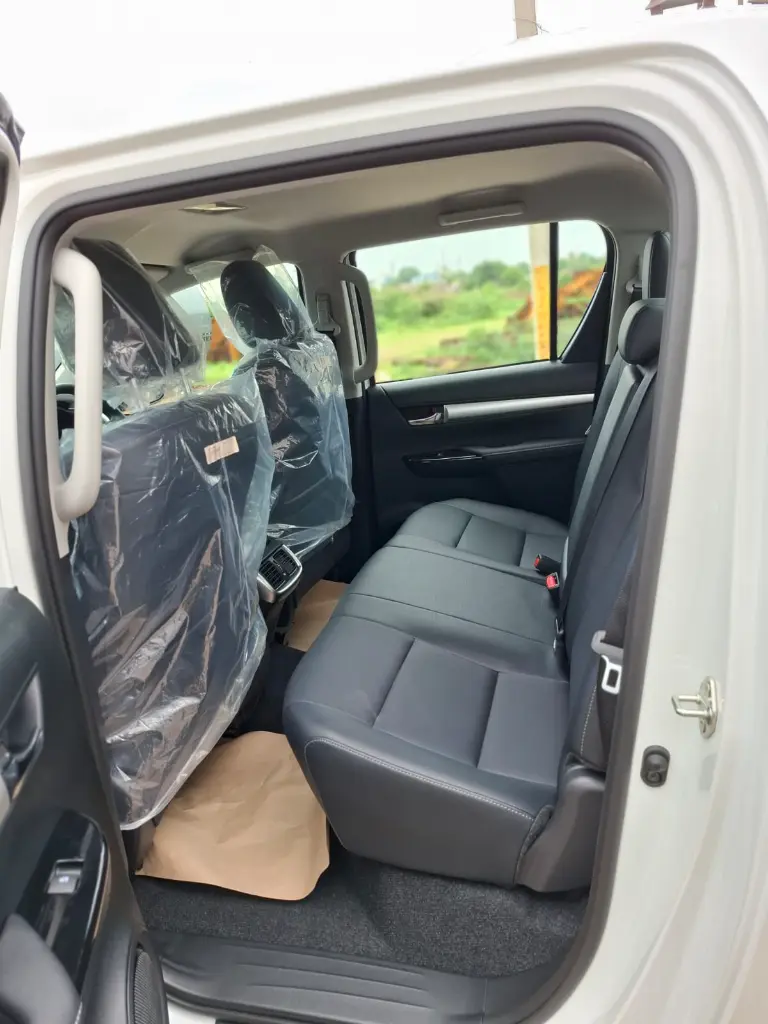 TOYOTA HILUX thumbnail 8