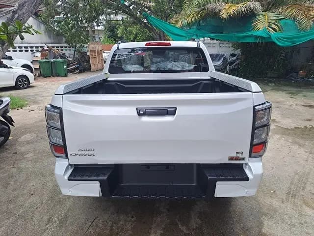 ISUZU D-MAX thumbnail 4