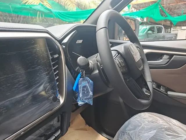 ISUZU D-MAX thumbnail 6