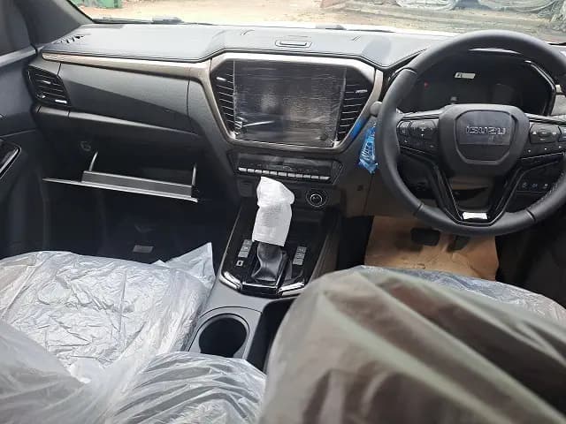 ISUZU D-MAX thumbnail 5