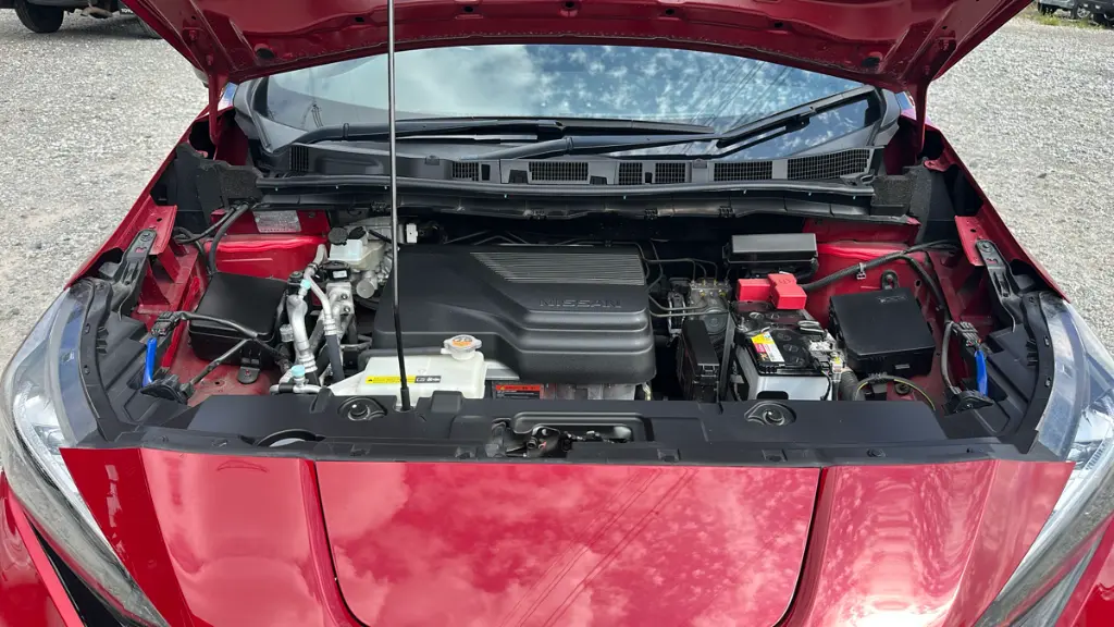 NISSAN LEAF thumbnail 7