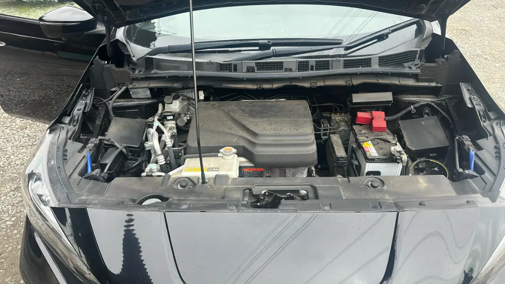 NISSAN LEAF thumbnail 7